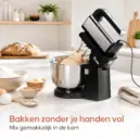 Mixer met deeg in kom